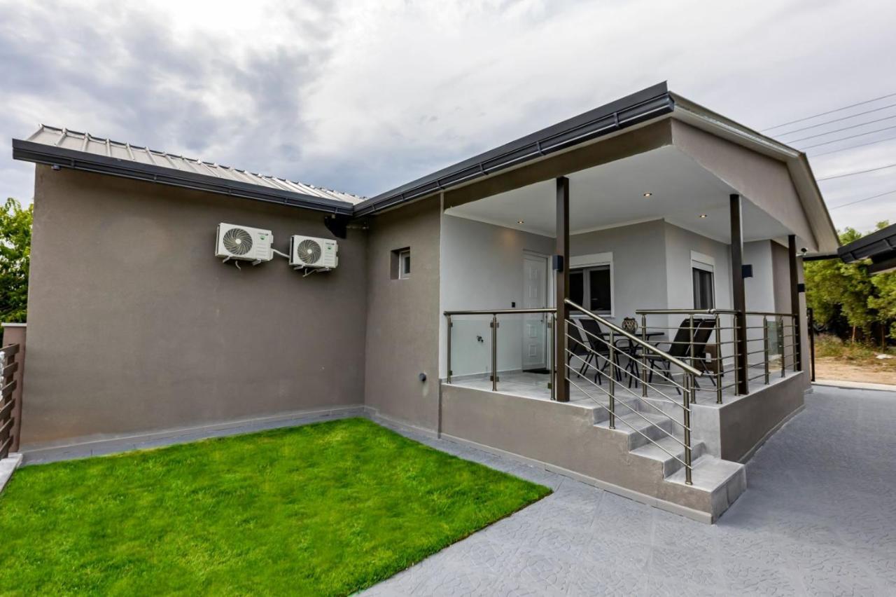 K&M Villas Nea Kallikrateia Екстериор снимка