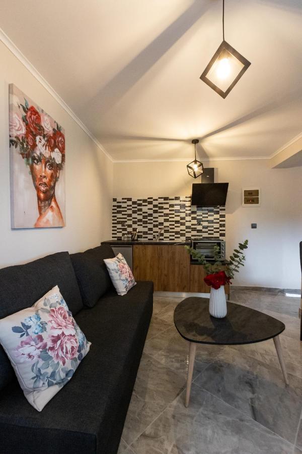 K&M Villas Nea Kallikrateia Екстериор снимка