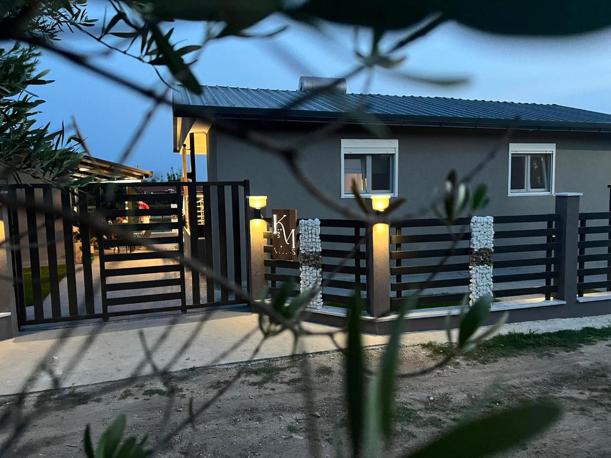 K&M Villas Nea Kallikrateia Екстериор снимка